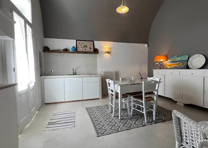 לינה וארוחת בוקר Donna Olga מונופולי